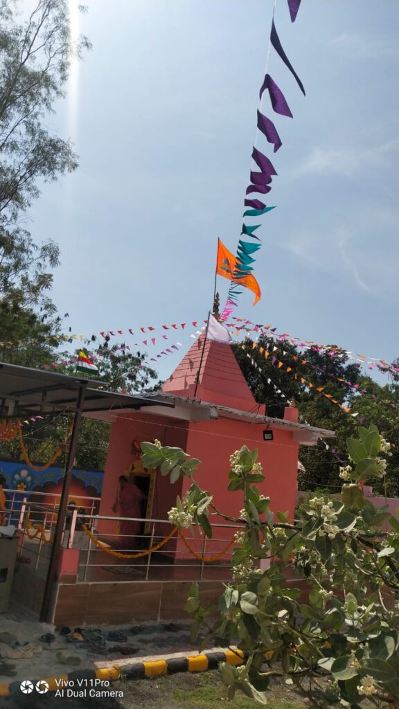 सिद्धेश्वर महादेव मंदिर वसंत विहार कॉलोनी शिवाला काम्पलेक्स में दान पेटी चोरी ।